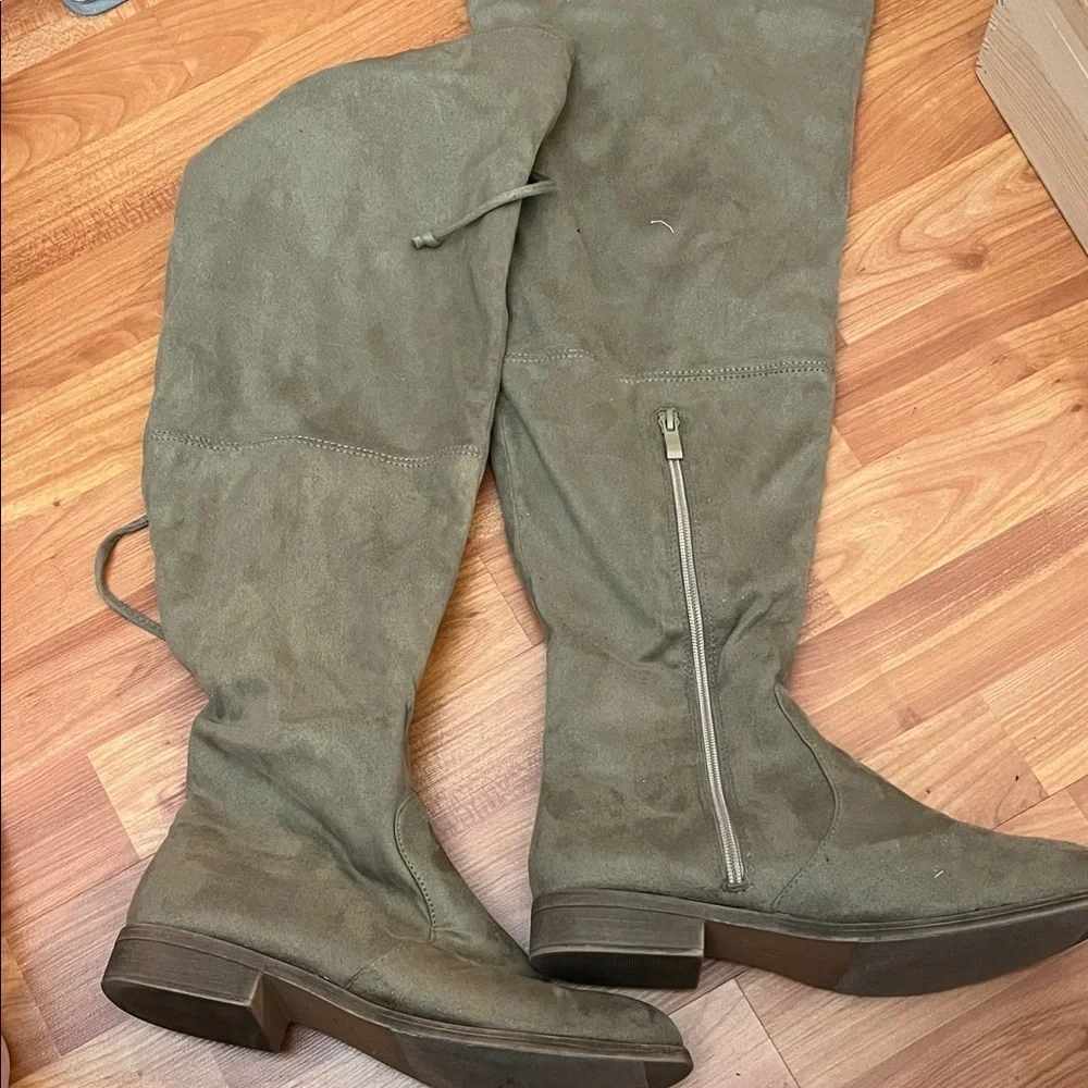 Women's Over-the-Knee Boots in Olive Tan Size 8